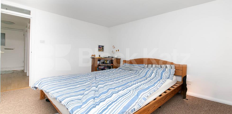 Spacious three double bedroom property in an amazing location  Pollitt Drive, Marylebone